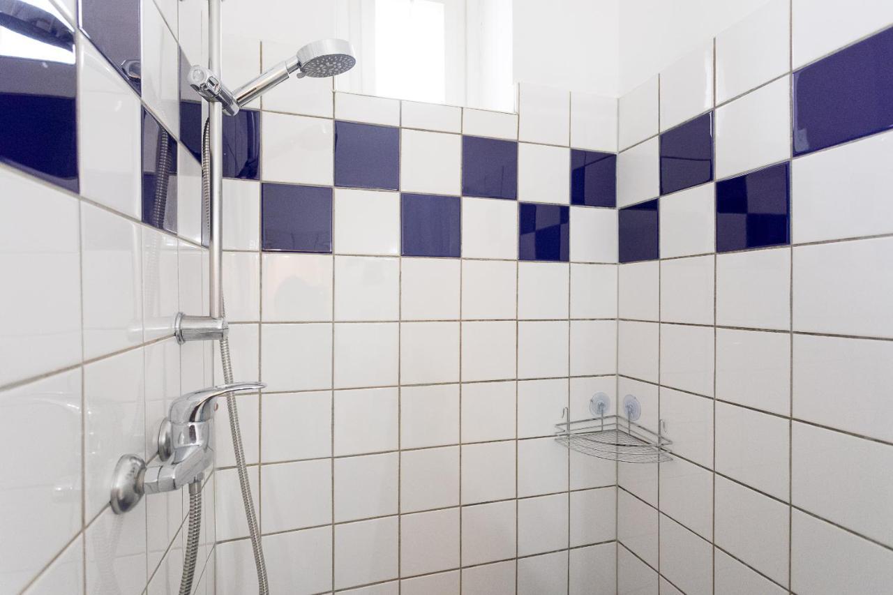 French Balcony - 45M² - Szeneviertel Daire Viyana Dış mekan fotoğraf