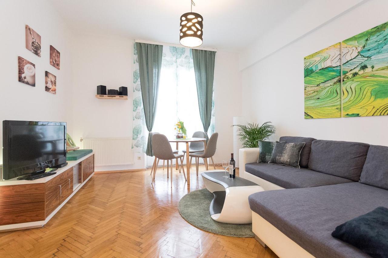 French Balcony - 45M² - Szeneviertel Daire Viyana Dış mekan fotoğraf