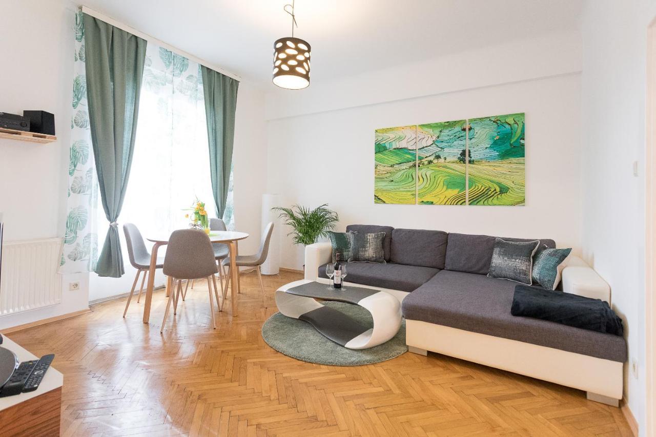 French Balcony - 45M² - Szeneviertel Daire Viyana Dış mekan fotoğraf