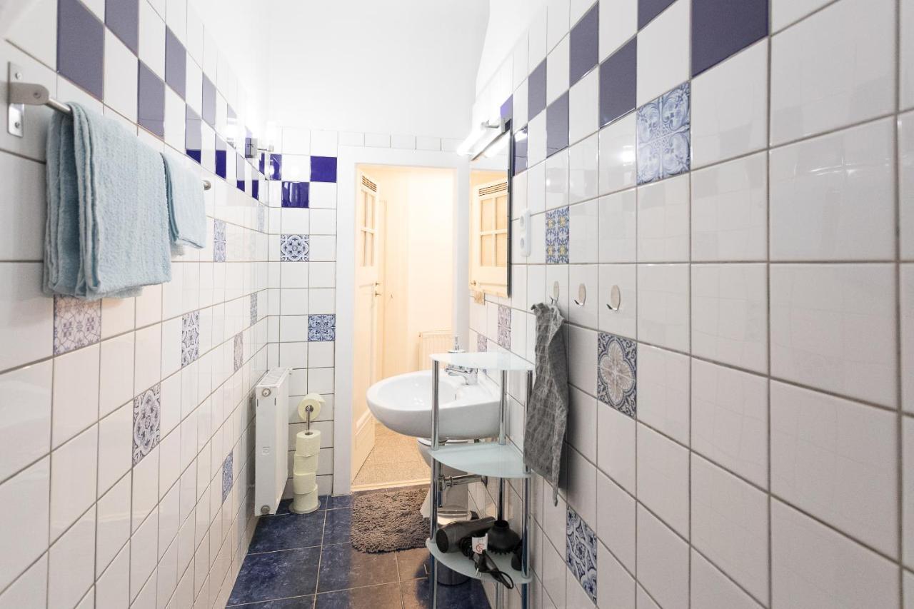 French Balcony - 45M² - Szeneviertel Daire Viyana Dış mekan fotoğraf
