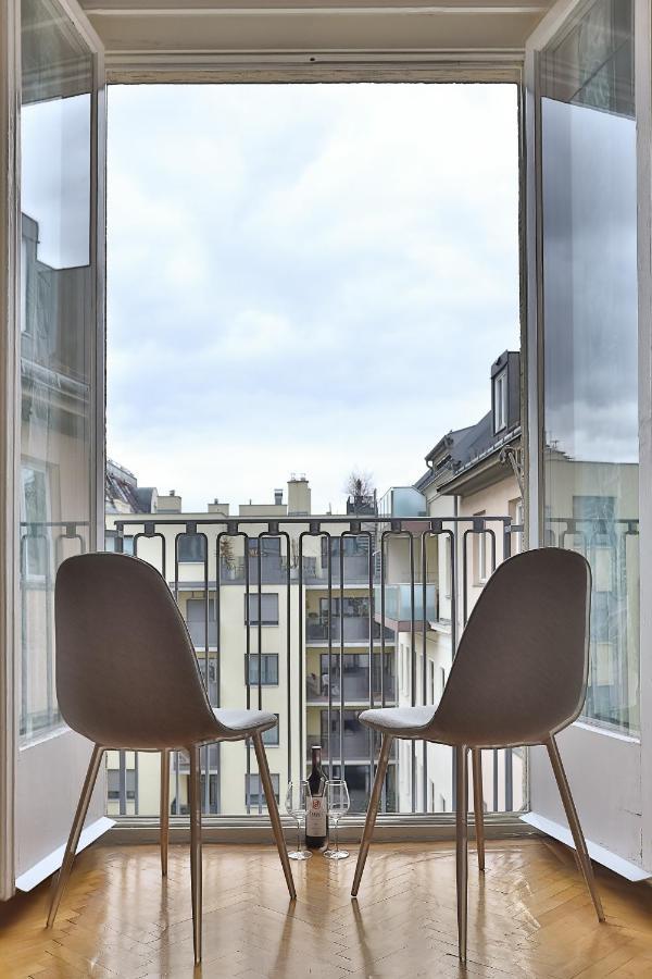 French Balcony - 45M² - Szeneviertel Daire Viyana Dış mekan fotoğraf