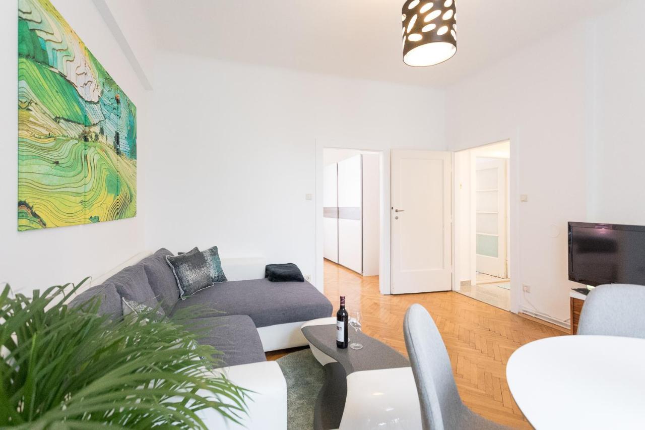 French Balcony - 45M² - Szeneviertel Daire Viyana Dış mekan fotoğraf