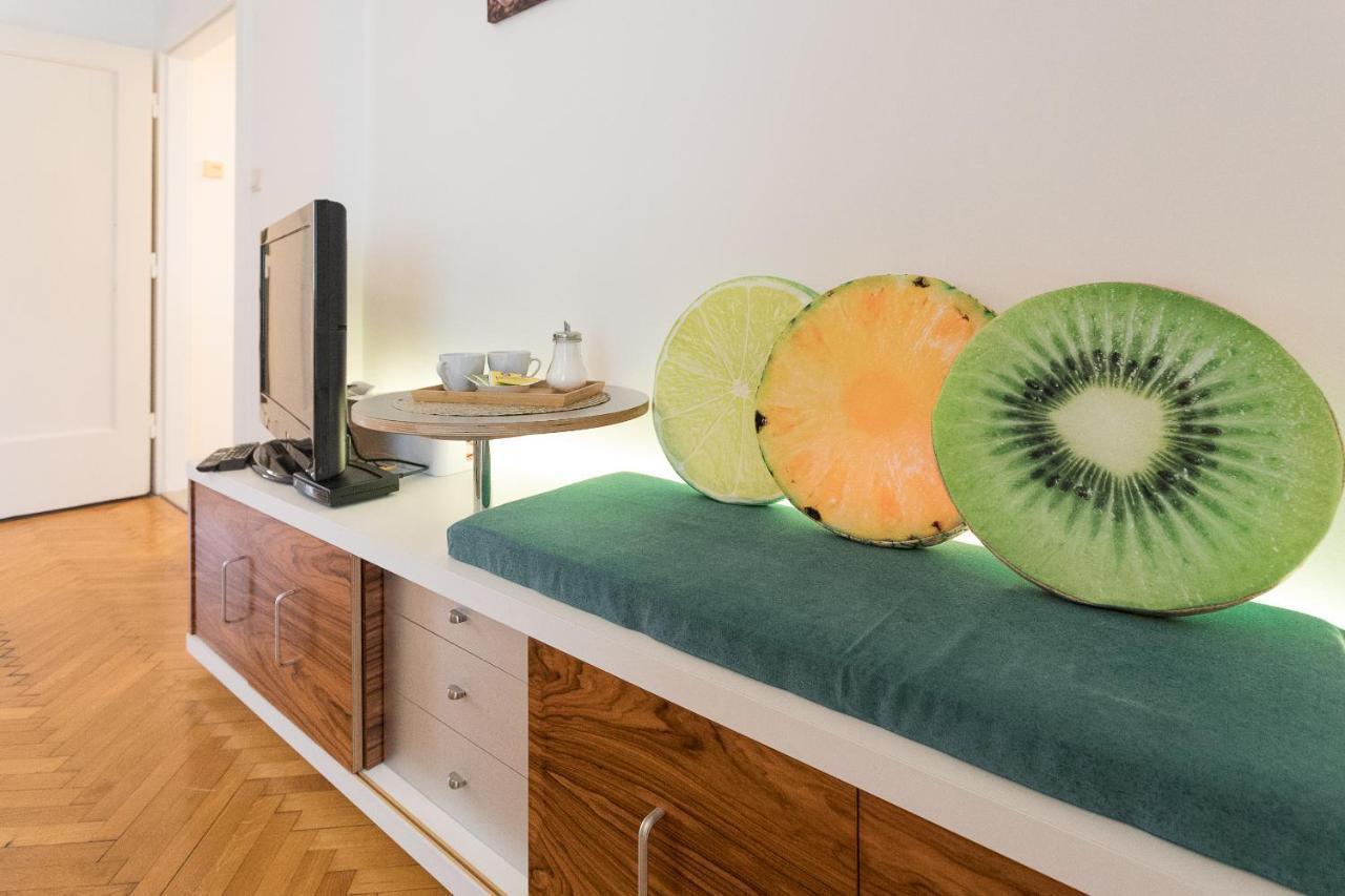 French Balcony - 45M² - Szeneviertel Daire Viyana Dış mekan fotoğraf
