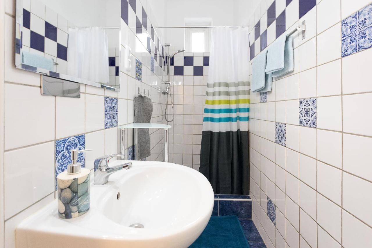 French Balcony - 45M² - Szeneviertel Daire Viyana Dış mekan fotoğraf